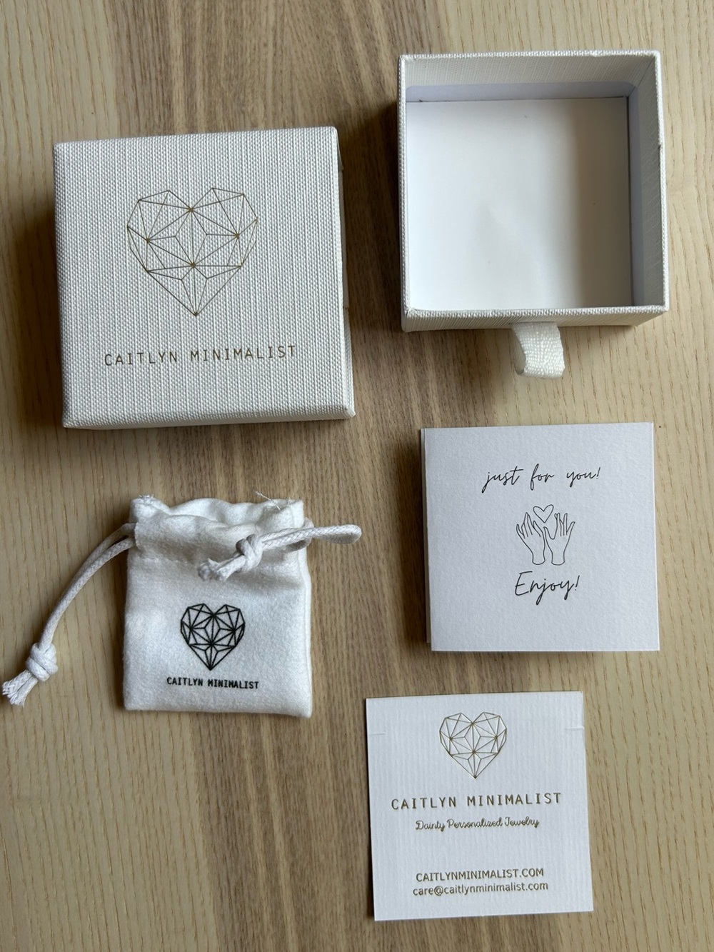 Caitlyn Minimalist Gold Embossed Jewelry Box Felt Pouch & Inserts LIKE NEW